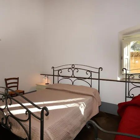 2 Bedroom Stunning In Chiaramonte Gulfi
