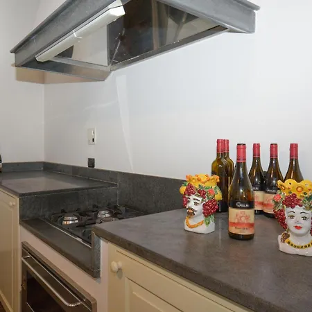 2 Bedroom Stunning In * Chiaramonte Gulfi