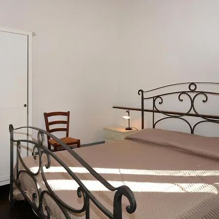 2 Bedroom Stunning In *