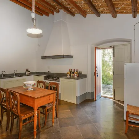 2 Bedroom Stunning In * Chiaramonte Gulfi